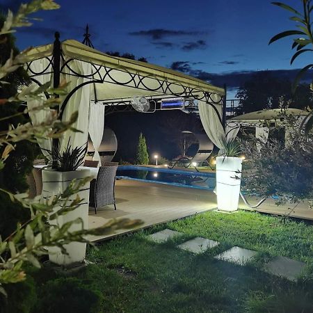 Acktion Deluxe Hotel Shumen Ngoại thất bức ảnh