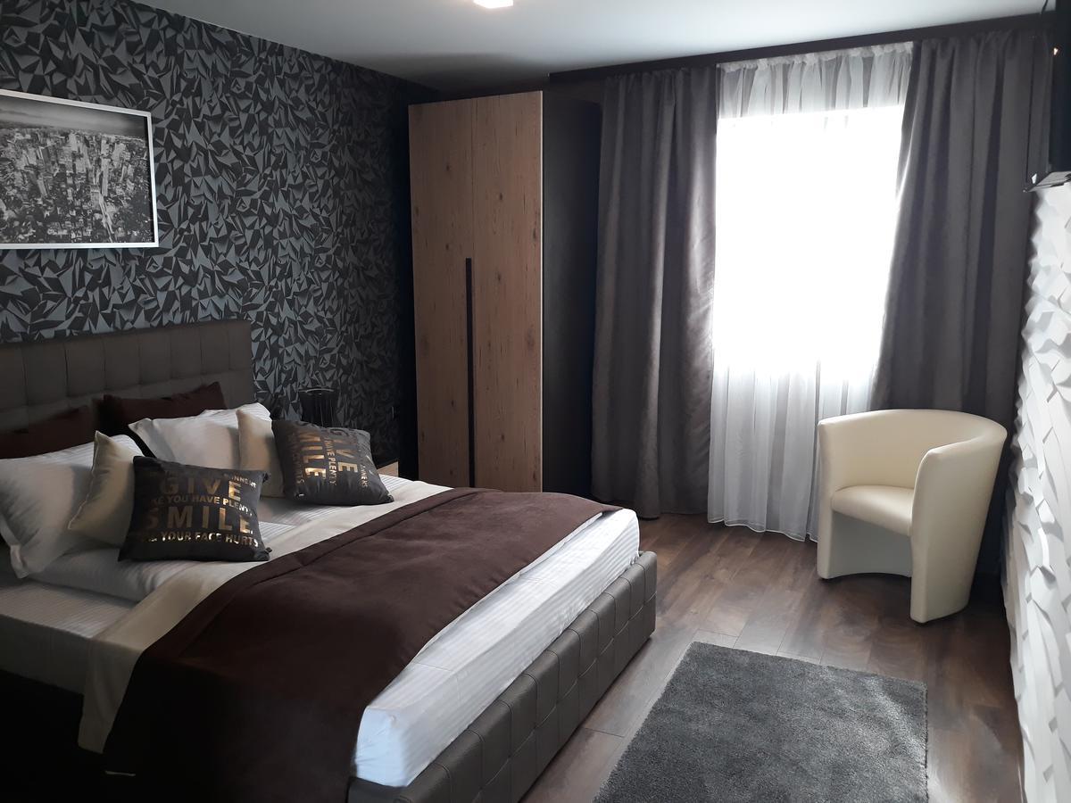 Acktion Deluxe Hotel Shumen Ngoại thất bức ảnh