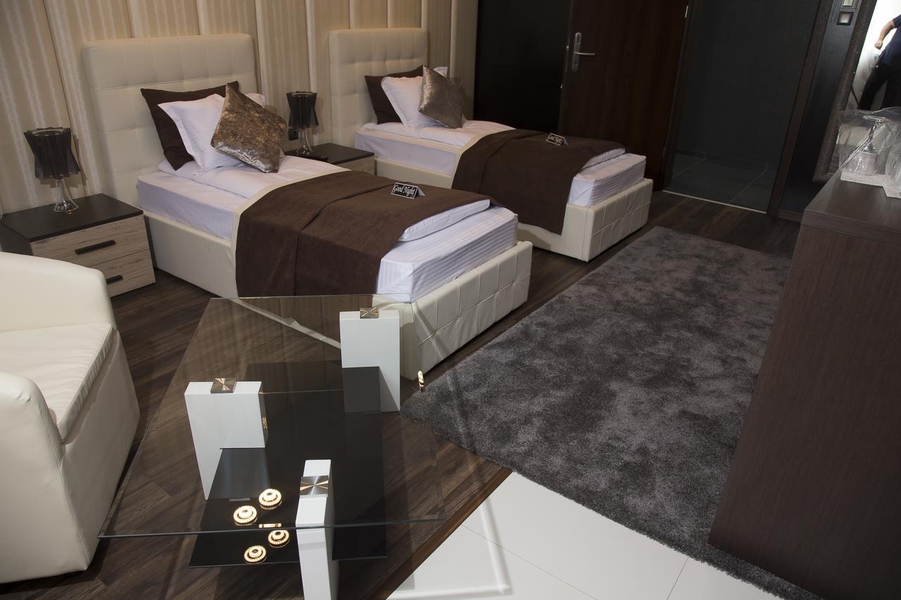 Acktion Deluxe Hotel Shumen Ngoại thất bức ảnh