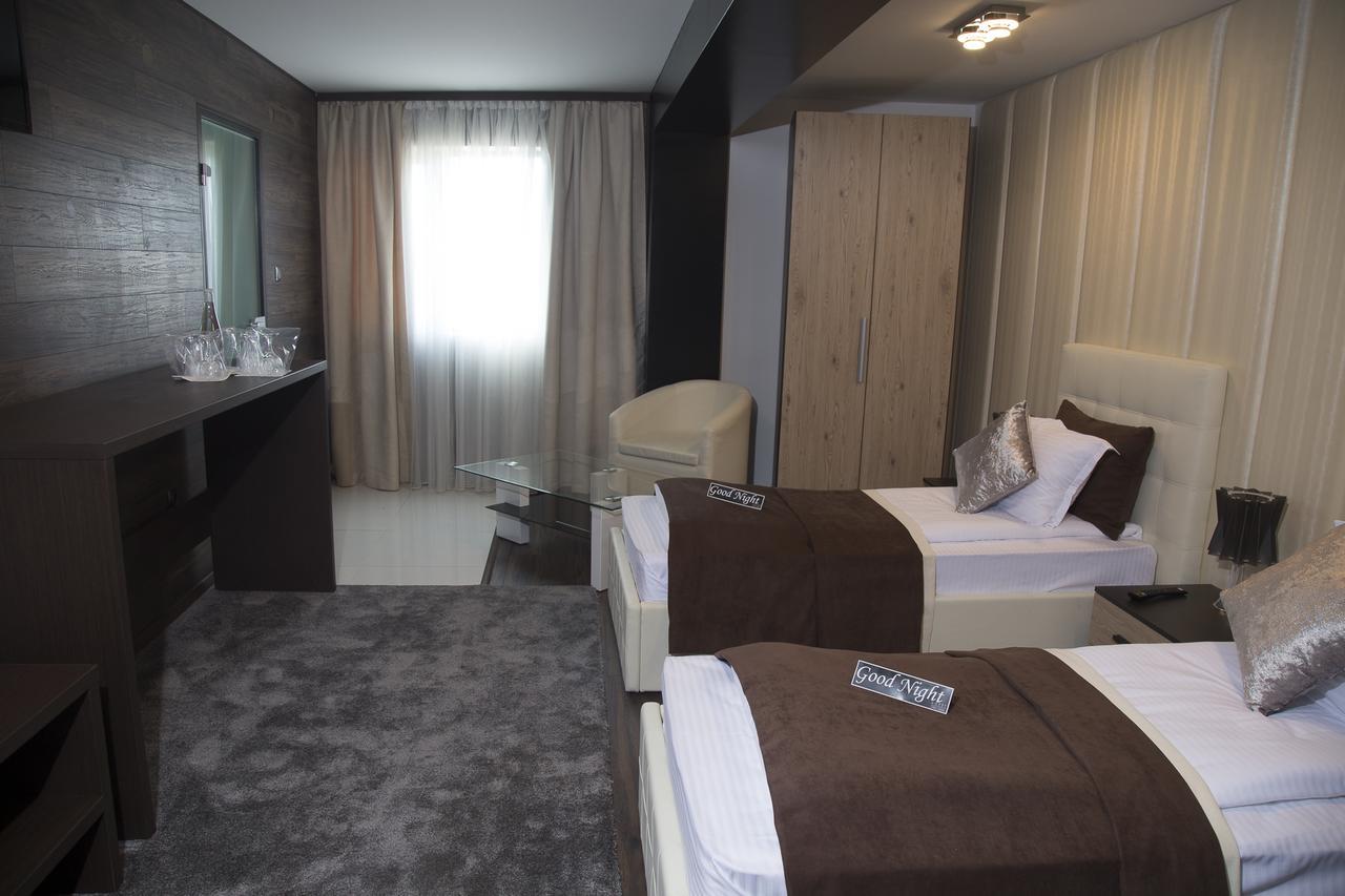 Acktion Deluxe Hotel Shumen Ngoại thất bức ảnh