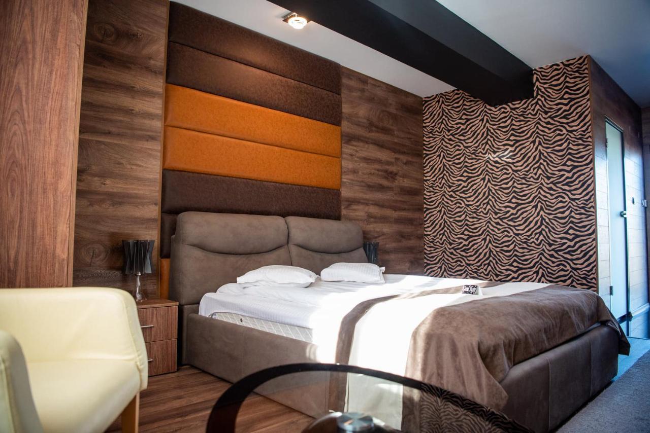 Acktion Deluxe Hotel Shumen Ngoại thất bức ảnh