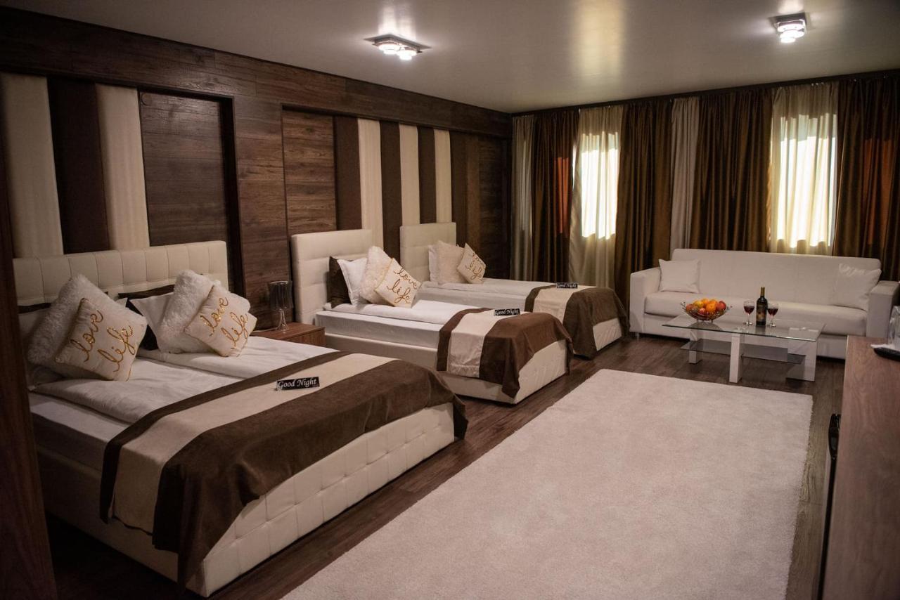 Acktion Deluxe Hotel Shumen Ngoại thất bức ảnh