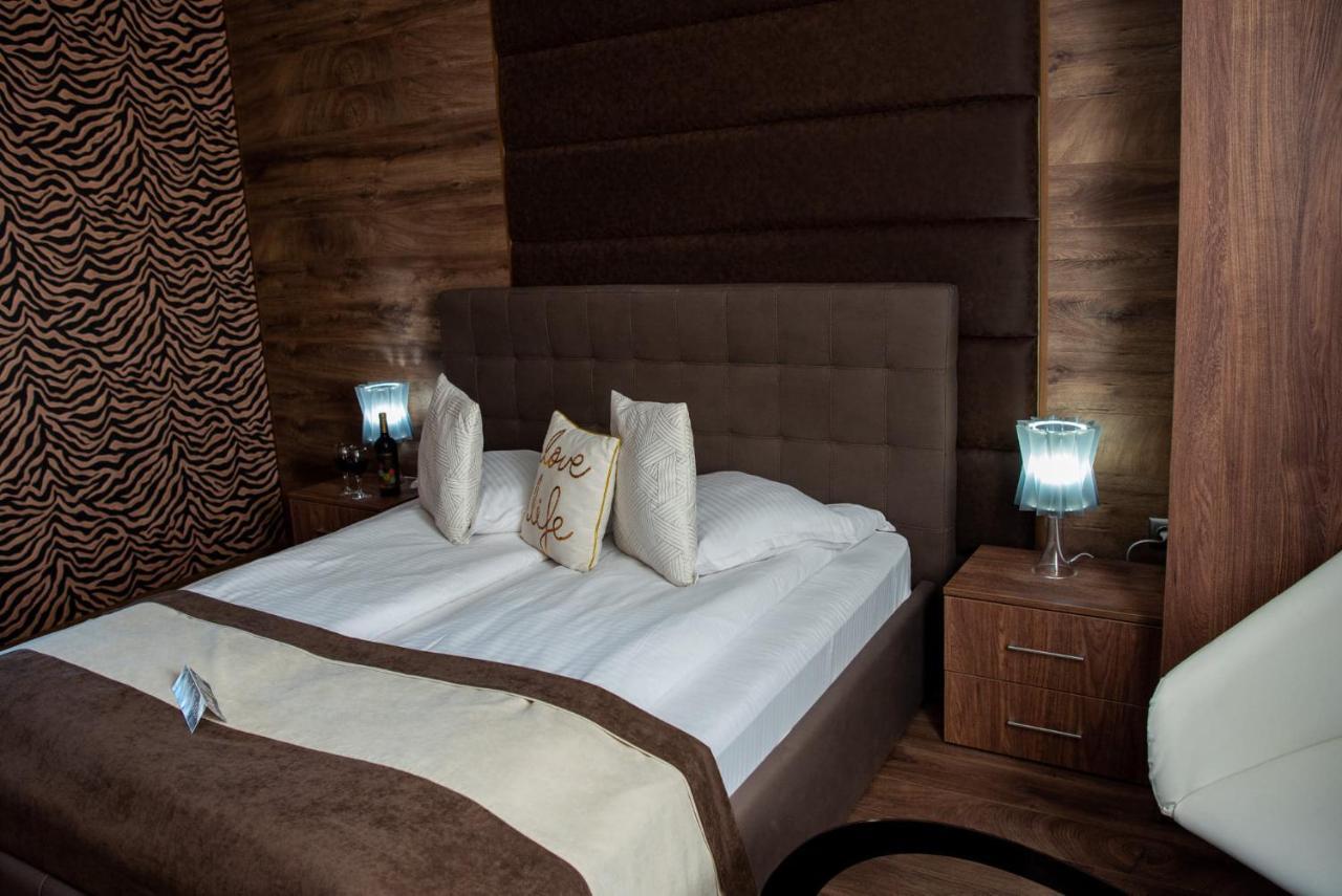 Acktion Deluxe Hotel Shumen Ngoại thất bức ảnh