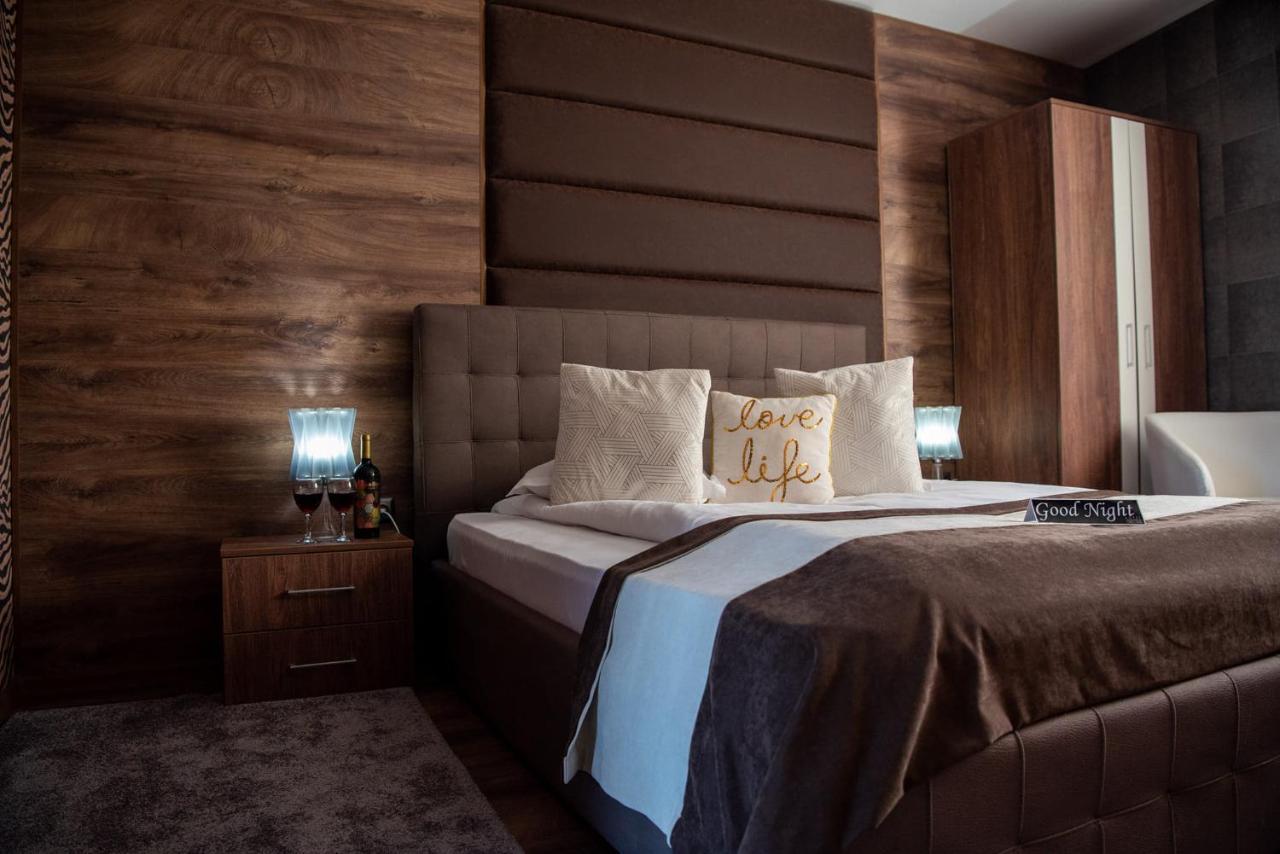 Acktion Deluxe Hotel Shumen Ngoại thất bức ảnh