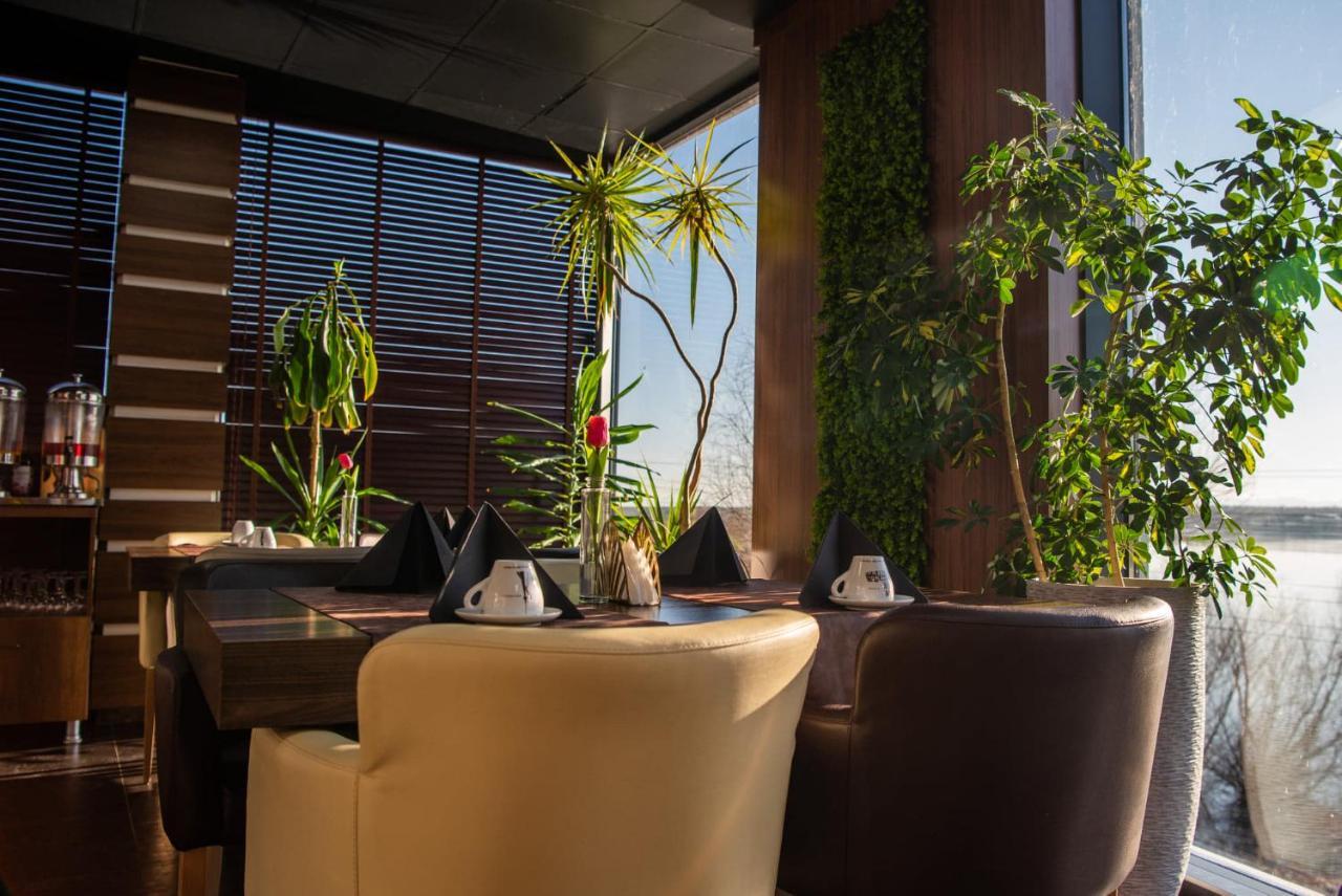 Acktion Deluxe Hotel Shumen Ngoại thất bức ảnh