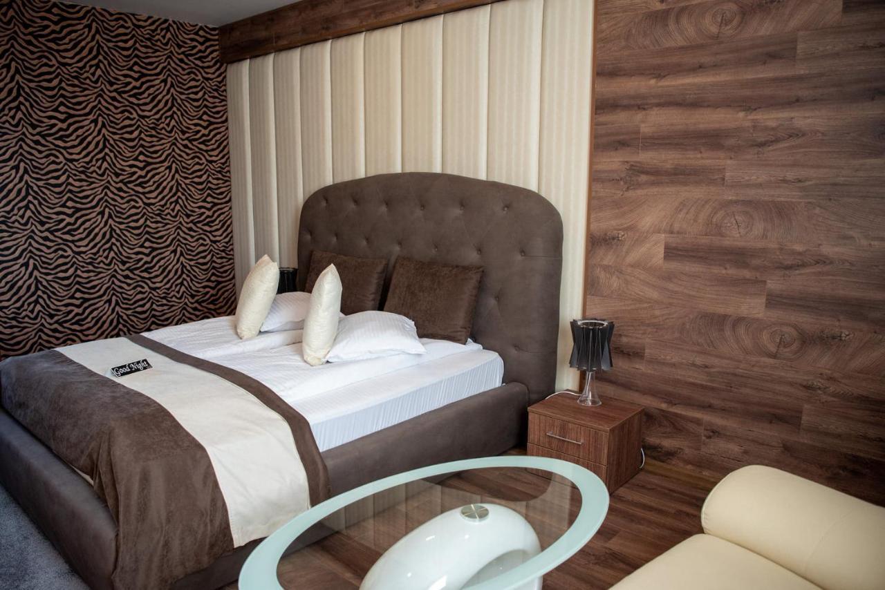 Acktion Deluxe Hotel Shumen Ngoại thất bức ảnh