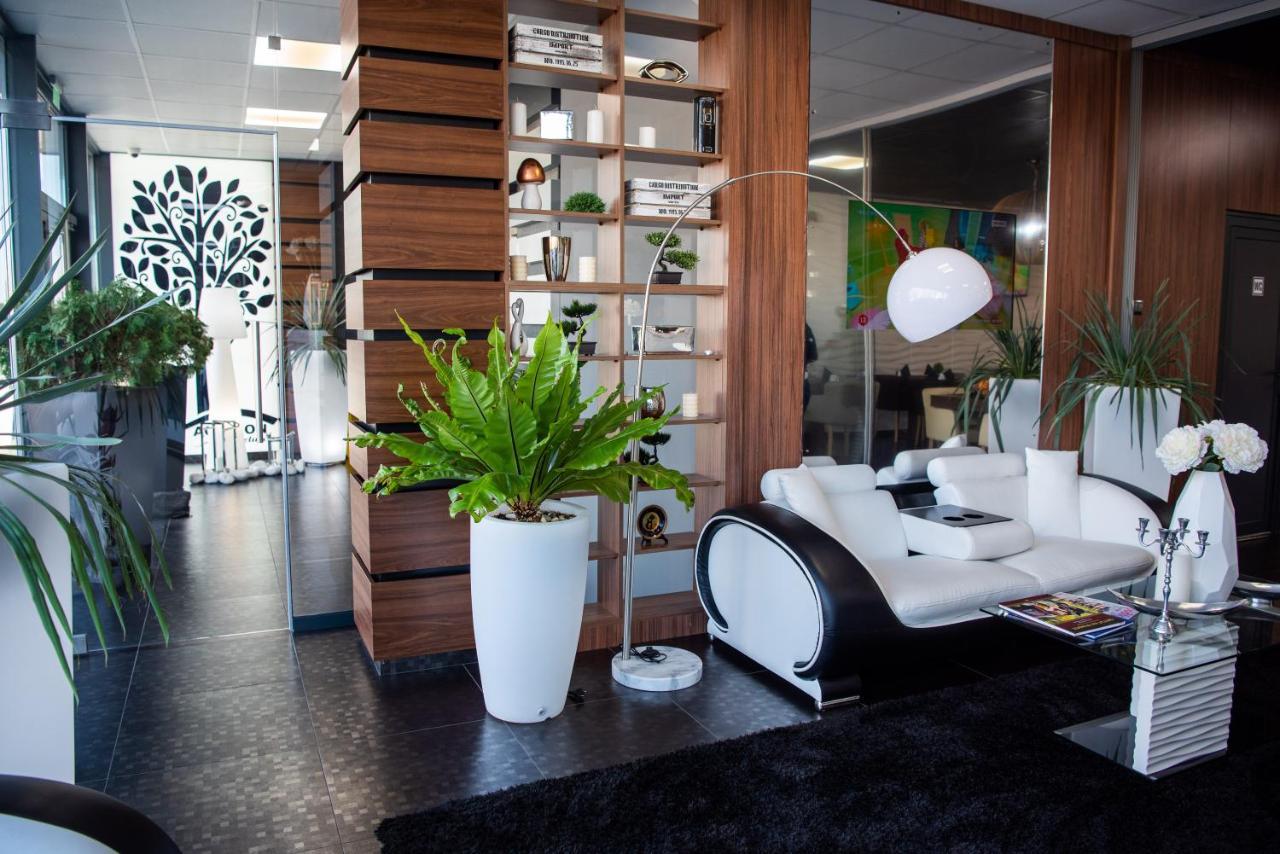 Acktion Deluxe Hotel Shumen Ngoại thất bức ảnh